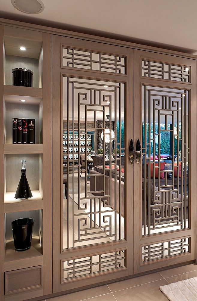 Contemporary Living Room Divider with Geometric Wood Lattice Design
